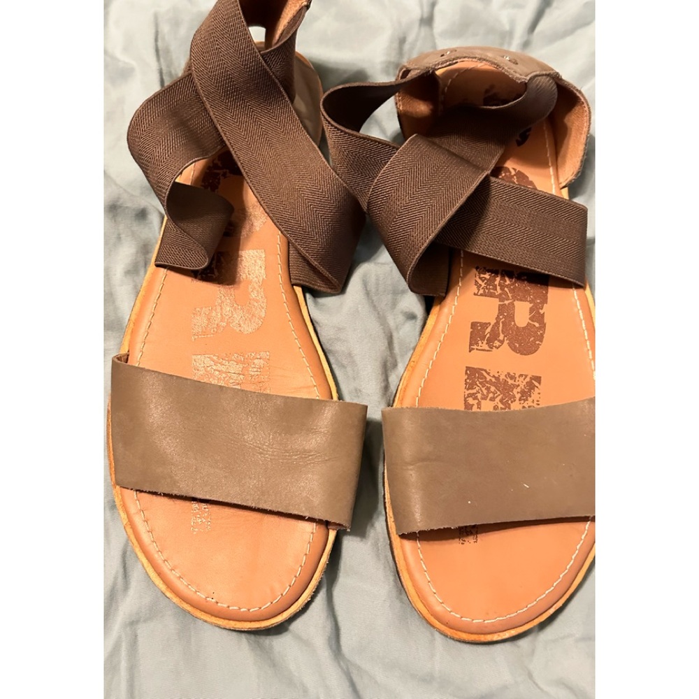Gently used size 10 sandals